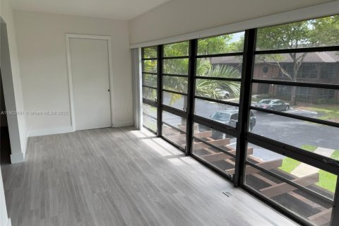 Condo in Doral, Florida, 3 bedrooms  № 1954107 - photo 11
