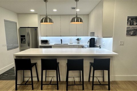 Condo in Hollywood, Florida, 2 bedrooms  № 2001402