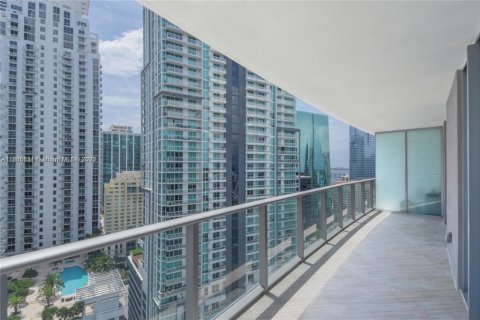 Condo in Miami, Florida, 2 bedrooms  № 1932474 - photo 11