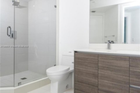 Condo in Miami, Florida, 2 bedrooms  № 1932474 - photo 5
