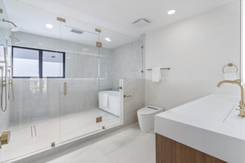Casa en venta en Lighthouse Point, Florida, 5 dormitorios, 275.92 m2 № 2244830 - foto 17