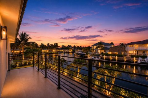 Casa en venta en Lighthouse Point, Florida, 5 dormitorios, 275.92 m2 № 2244830 - foto 19