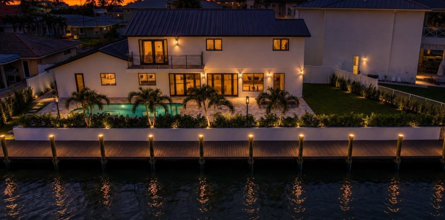 Casa en Lighthouse Point, Florida 5 dormitorios, 275.92 m2 № 2244830