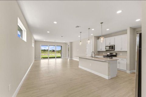 House in Sarasota, Florida 3 bedrooms, 168.15 sq.m. № 2095977 - photo 7