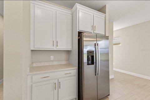 House in Sarasota, Florida 3 bedrooms, 168.15 sq.m. № 2095977 - photo 13
