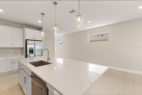 House in Sarasota, Florida 3 bedrooms, 168.15 sq.m. № 2095977 - photo 12