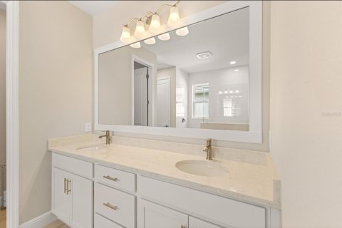 House in Sarasota, Florida 3 bedrooms, 168.15 sq.m. № 2095977 - photo 24