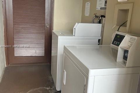 Copropriété à louer à Hollywood, Floride: 1 chambre, 63.92 m2 № 1999539 - photo 26