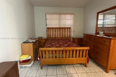 Townhouse in Hialeah, Florida 2 bedrooms, 95.88 sq.m. № 2088348 - photo 7