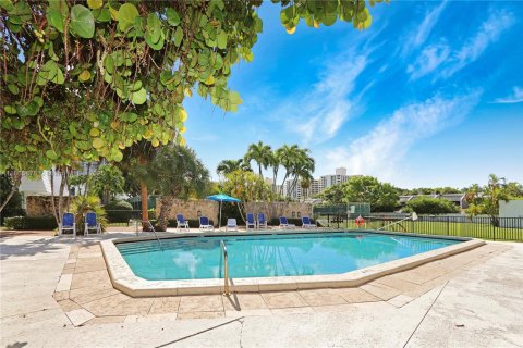 Condo in Key Biscayne, Florida, 1 bedroom  № 1961504 - photo 19