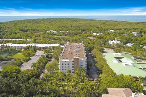 Condo in Key Biscayne, Florida, 1 bedroom  № 1961504 - photo 23