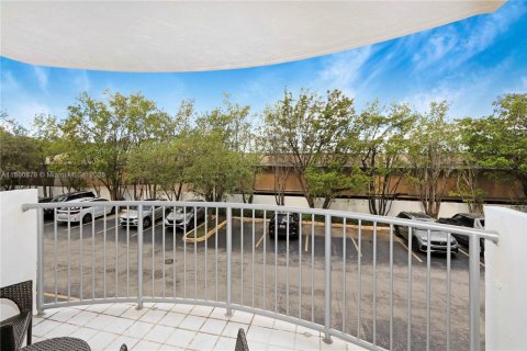 Condo in Key Biscayne, Florida, 1 bedroom  № 1961504 - photo 16