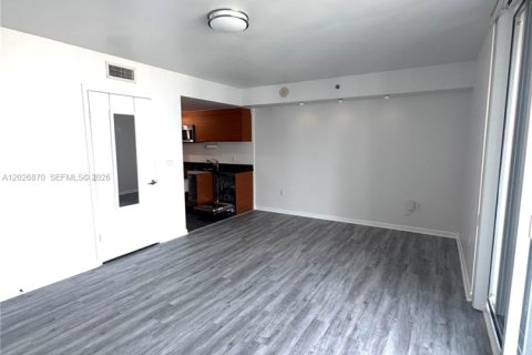 Condo in Miami, Florida  № 2192973 - photo 5