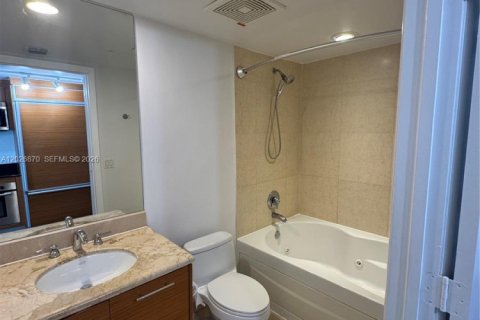 Condo in Miami, Florida  № 2192973 - photo 27