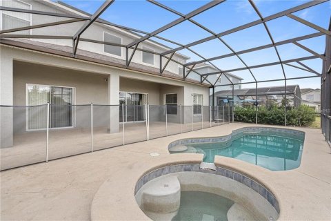 House in Davenport, Florida 5 bedrooms, 227.7 sq.m. № 2391228 - photo 10