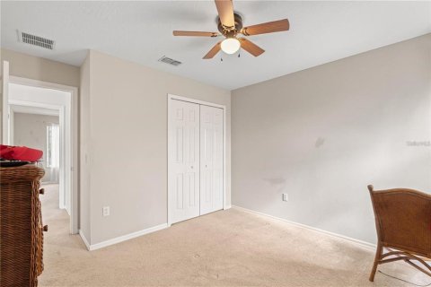 House in Davenport, Florida 5 bedrooms, 227.7 sq.m. № 2391228 - photo 5
