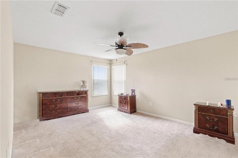 House in Davenport, Florida 5 bedrooms, 227.7 sq.m. № 2391228 - photo 6