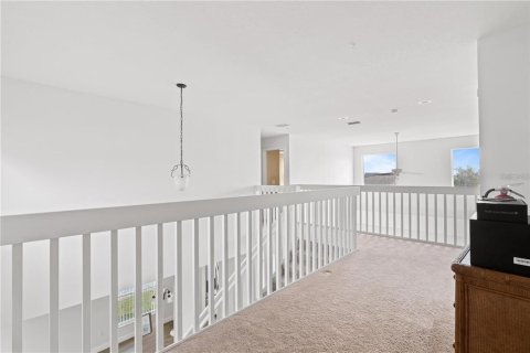 House in Davenport, Florida 5 bedrooms, 227.7 sq.m. № 2391228 - photo 7