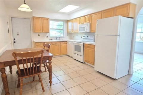 House in Port Orange, Florida 2 bedrooms, 96.8 sq.m. № 1865997 - photo 4