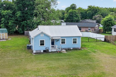 House in Umatilla, Florida 3 bedrooms, 89.19 sq.m. № 2116021