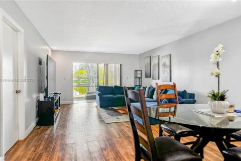 Villa ou maison à vendre à Lauderhill, Floride: 2 chambres, 117.06 m2 № 2082215 - photo 11
