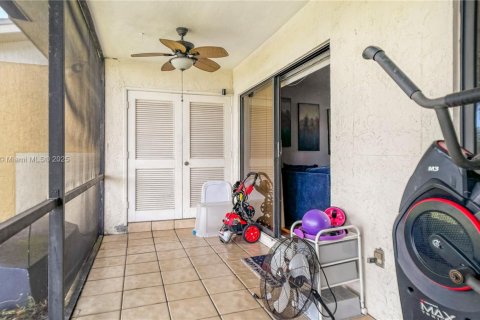 Villa ou maison à vendre à Lauderhill, Floride: 2 chambres, 117.06 m2 № 2082215 - photo 15