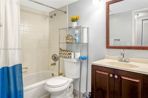 Villa ou maison à vendre à Lauderhill, Floride: 2 chambres, 117.06 m2 № 2082215 - photo 19