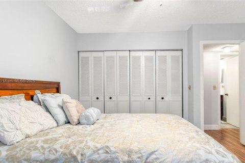 Villa ou maison à vendre à Lauderhill, Floride: 2 chambres, 117.06 m2 № 2082215 - photo 17