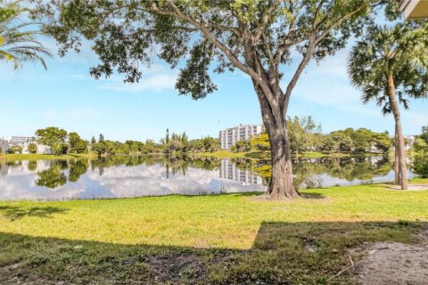 Villa ou maison à vendre à Lauderhill, Floride: 2 chambres, 117.06 m2 № 2082215 - photo 4