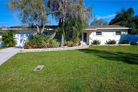 House in Saint Petersburg, Florida 2 bedrooms, 112.6 sq.m. № 1580698 - photo 14