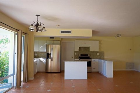 House in Saint Petersburg, Florida 2 bedrooms, 112.6 sq.m. № 1580698 - photo 9