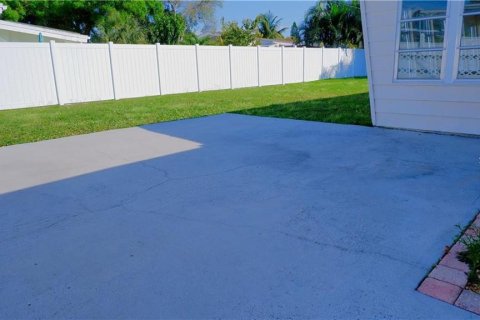 House in Saint Petersburg, Florida 2 bedrooms, 112.6 sq.m. № 1580698 - photo 17