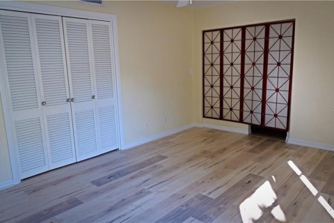 House in Saint Petersburg, Florida 2 bedrooms, 112.6 sq.m. № 1580698 - photo 24