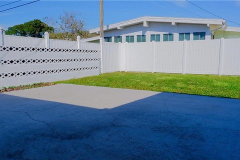 House in Saint Petersburg, Florida 2 bedrooms, 112.6 sq.m. № 1580698 - photo 16