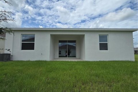 Villa ou maison à louer à Eagle Lake, Floride: 4 chambres, 199.74 m2 № 2099168 - photo 15