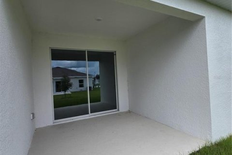Villa ou maison à louer à Eagle Lake, Floride: 4 chambres, 199.74 m2 № 2099168 - photo 16
