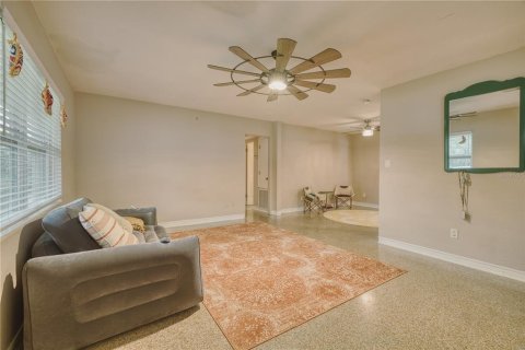 Casa en alquiler en Orlando, Florida, 3 dormitorios, 122.17 m2 № 1914474 - foto 14
