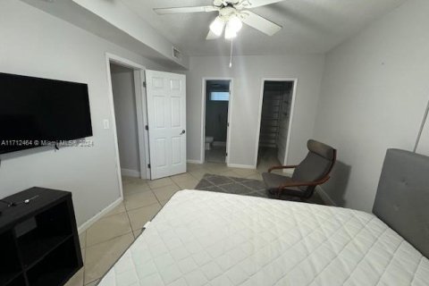 Купить кондоминиум в Халландейл-Бич, Флорида 2 спальни, 94.76м2, № 1934365 - фото 13
