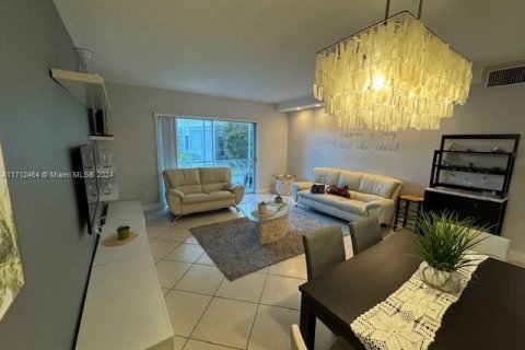 Купить кондоминиум в Халландейл-Бич, Флорида 2 спальни, 94.76м2, № 1934365 - фото 29