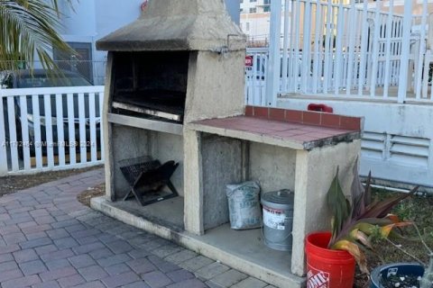 Купить кондоминиум в Халландейл-Бич, Флорида 2 спальни, 94.76м2, № 1934365 - фото 22