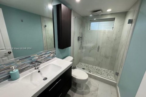 Купить кондоминиум в Халландейл-Бич, Флорида 2 спальни, 94.76м2, № 1934365 - фото 16