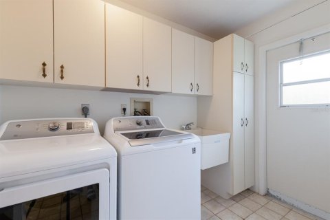 Купить виллу или дом в Брейдентон, Флорида 9 комнат, 188.03м2, № 1812509 - фото 27