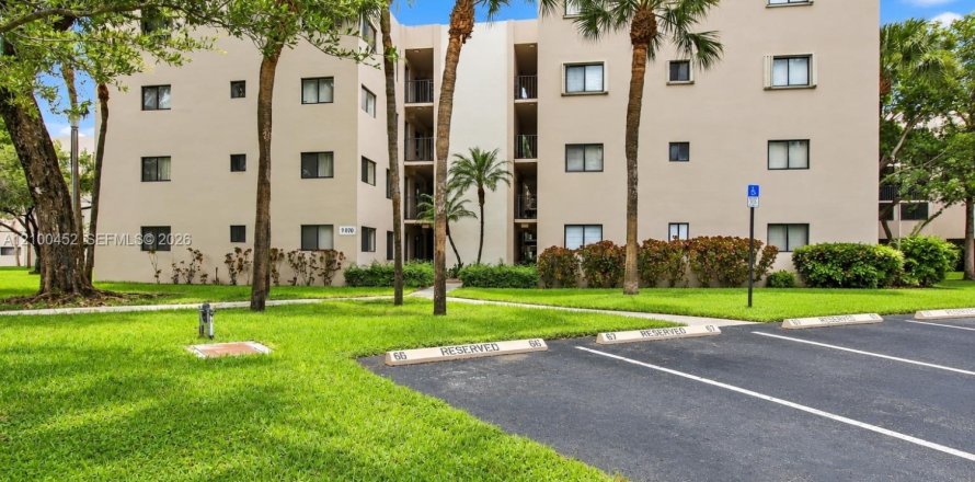 Condo à Miami, Floride, 3 chambres  № 2400650
