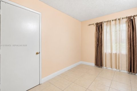 Copropriété à vendre à Miami, Floride: 3 chambres, 96.62 m2 № 2400650 - photo 16