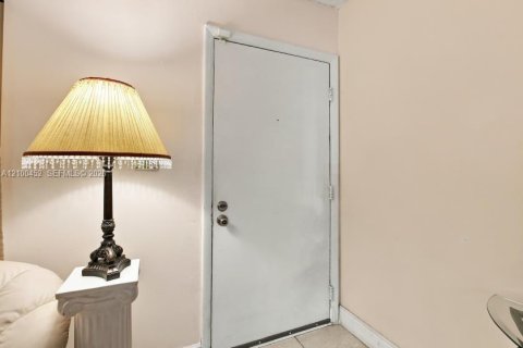 Copropriété à vendre à Miami, Floride: 3 chambres, 96.62 m2 № 2400650 - photo 6