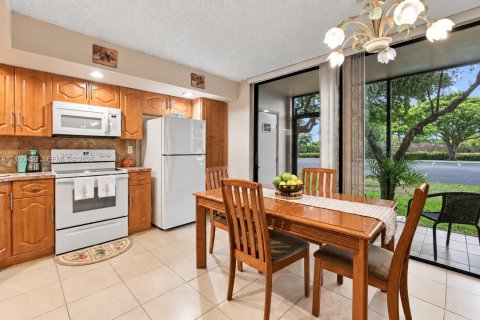 Copropriété à vendre à Miami, Floride: 3 chambres, 96.62 m2 № 2400650 - photo 8