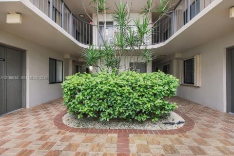 Copropriété à vendre à Miami, Floride: 3 chambres, 96.62 m2 № 2400650 - photo 21