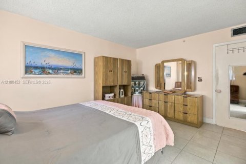 Copropriété à vendre à Miami, Floride: 3 chambres, 96.62 m2 № 2400650 - photo 11