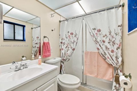 Copropriété à vendre à Miami, Floride: 3 chambres, 96.62 m2 № 2400650 - photo 12