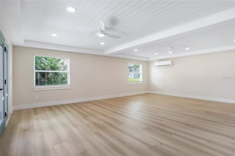 House in Apopka, Florida 5 bedrooms, 408.31 sq.m. № 1654286 - photo 23